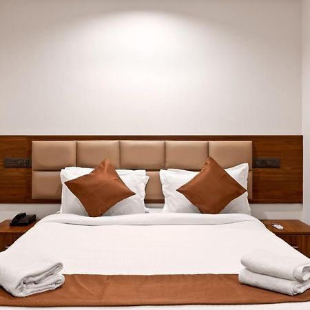 The Elite Hotel Hyderabad Exterior photo