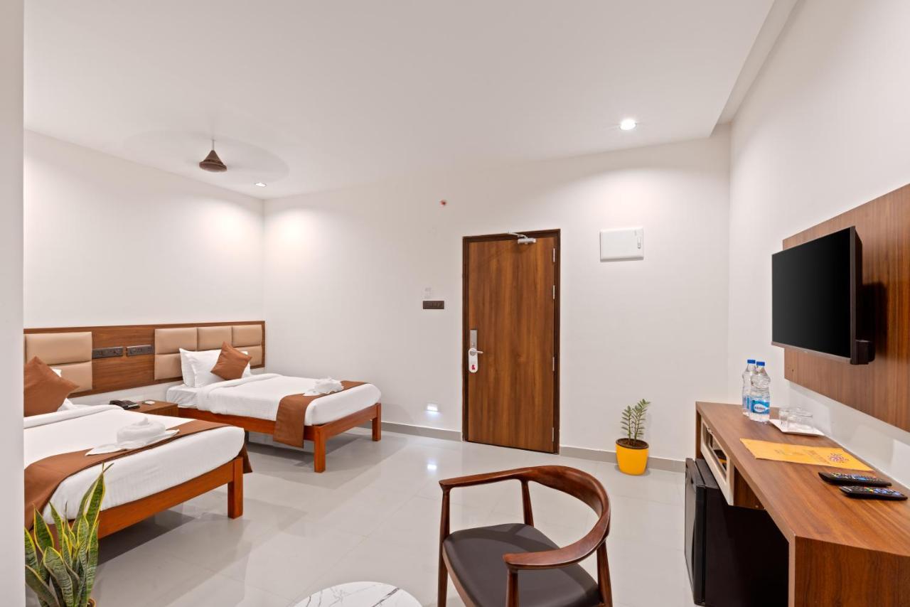 The Elite Hotel Hyderabad Exterior photo